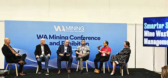 yang-yongchun-head-of-xinhai-mining-s-australian-subsidiary-delivering-a-speech_副本.jpg